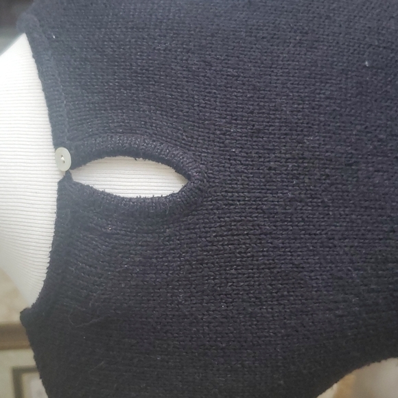 Black sleeveless sweater top - Picture 4 of 5